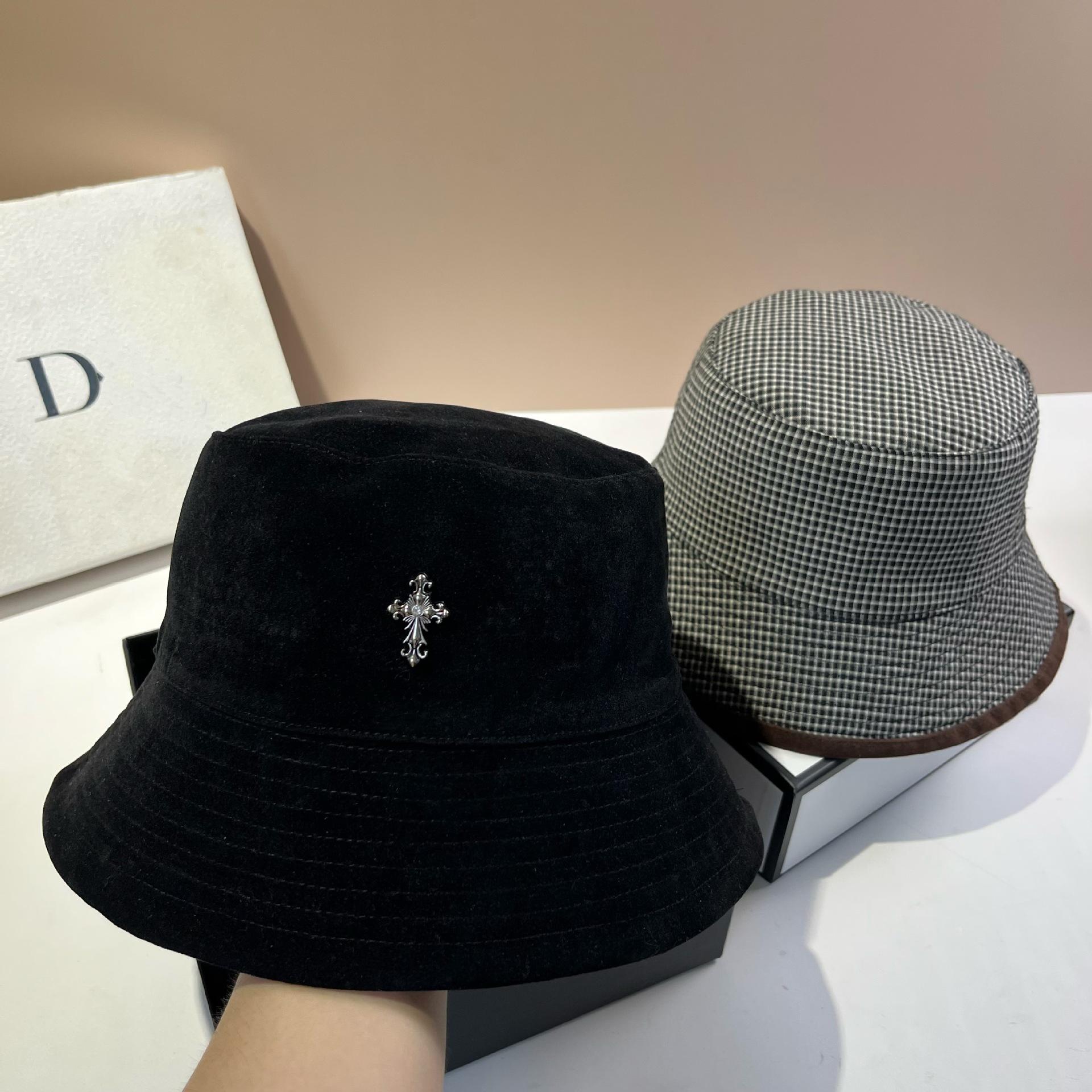 Double-Sided Matte Bucket Hat Cross Jindian Plaid Casual Basin Hat Outdoor Shading Versatile Suede M(56-58cm) чорний
Double-Sided Matte Bucket Hat Cross Jindian Plaid Casual Basin Hat Outdoor Shading Versatile Suede M(56-58cm) чорний