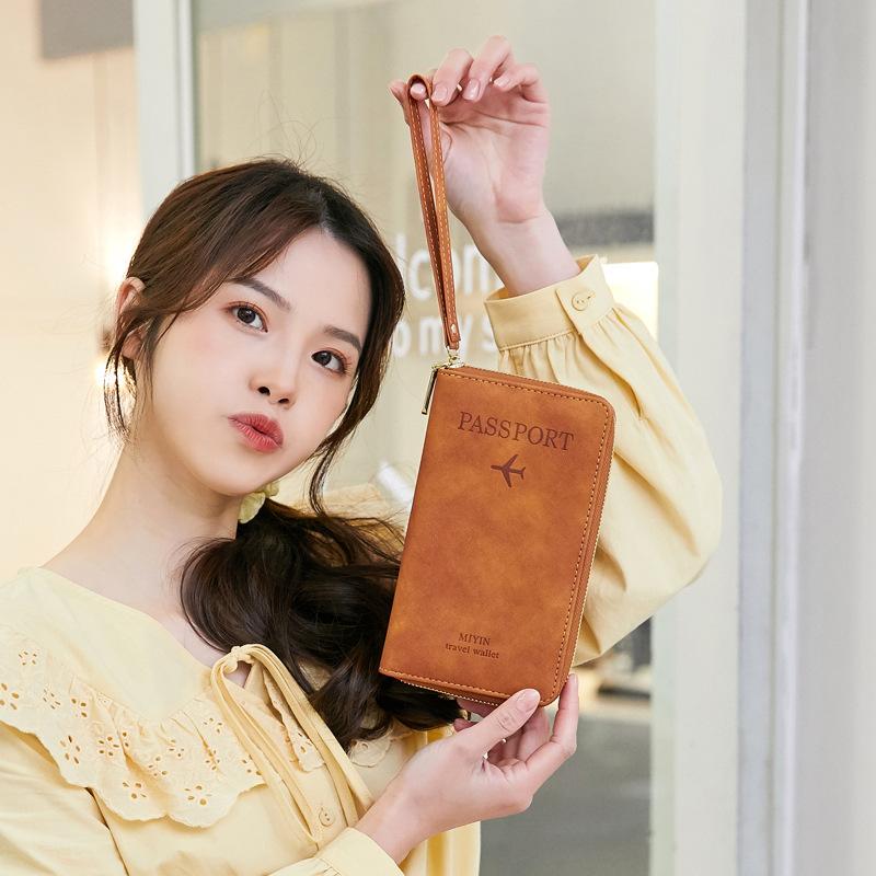 New long wallet, ticket document storage, travel mobile phone wallet, multifunctional zipper passport bag
New long wallet, ticket document storage, travel mobile phone wallet, multifunctional zipper passport bag