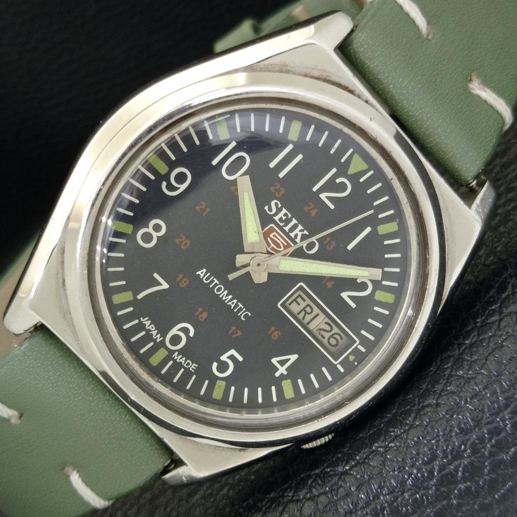 SEIKO 5 AUTOMATIC 7009A VINTAGE JAPAN MENS BLUE COLOR DIAL WATCH a701434-5 R206b-a701434
SEIKO 5 AUTOMATIC 7009A VINTAGE JAPAN MENS BLUE COLOR DIAL WATCH a701434-5 R206b-a701434