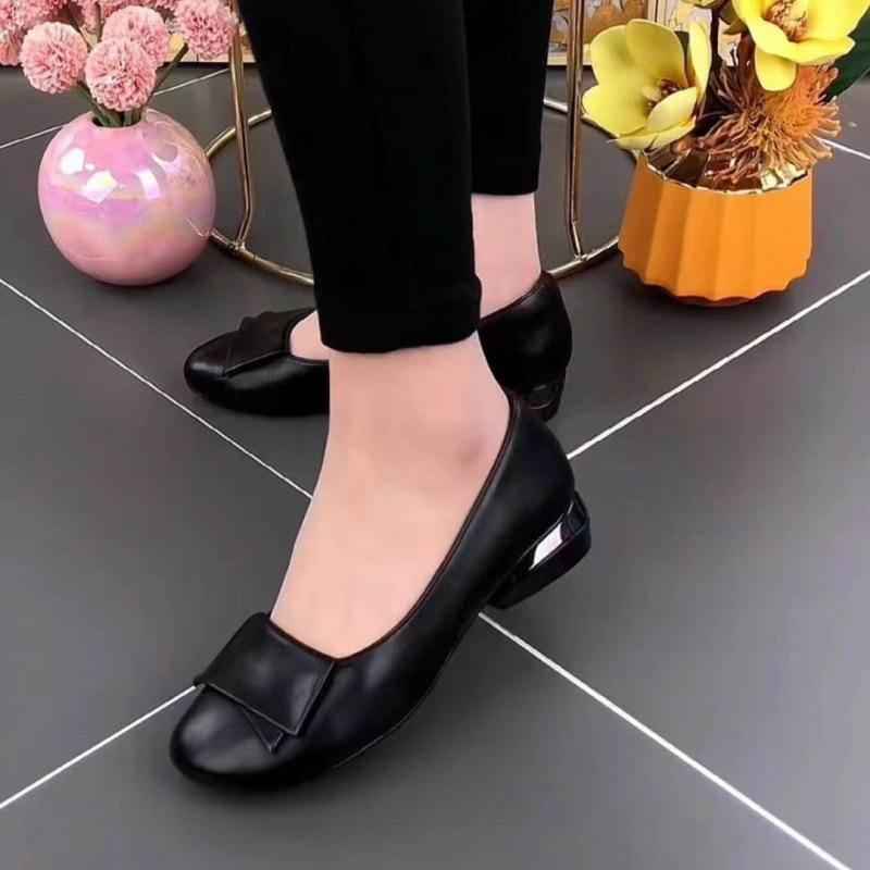 Мягкая кожа весна лето 2025 новая мода универсальный темперамент женская обувь корейская версия повседневная круглый носок низкий каблук нескользящие туфли 35 чёрный
Мягкая кожа весна лето 2025 новая мода универсальный темперамент женская обувь корейская версия повседневная круглый носок низкий каблук нескользящие туфли 35 чёрный