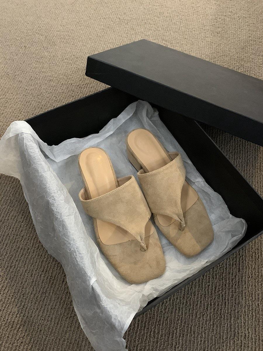 Женские шлепанцы, женская летняя одежда, новый темперамент, замшевые босоножки в стиле феи в стиле ретро с толстым каблуком и носком 39