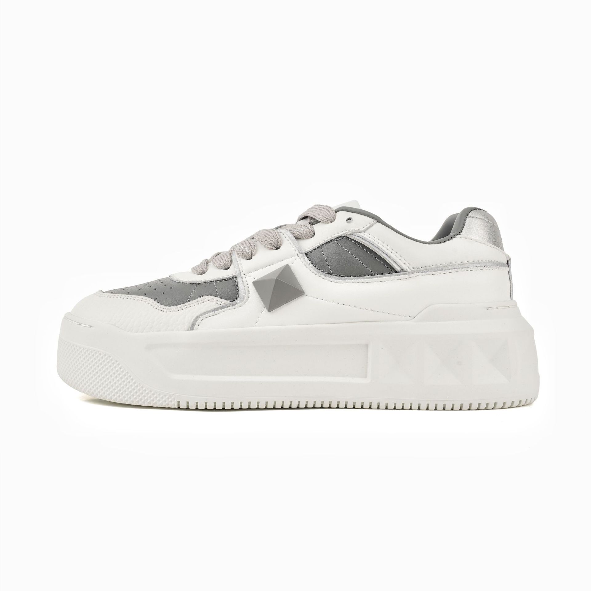 New leather rivets thick-soled heightening board shoes women s rose red muffin casual fashion sports biscuits little white shoes 44
New leather rivets thick-soled heightening board shoes women s rose red muffin casual fashion sports biscuits little white shoes 44