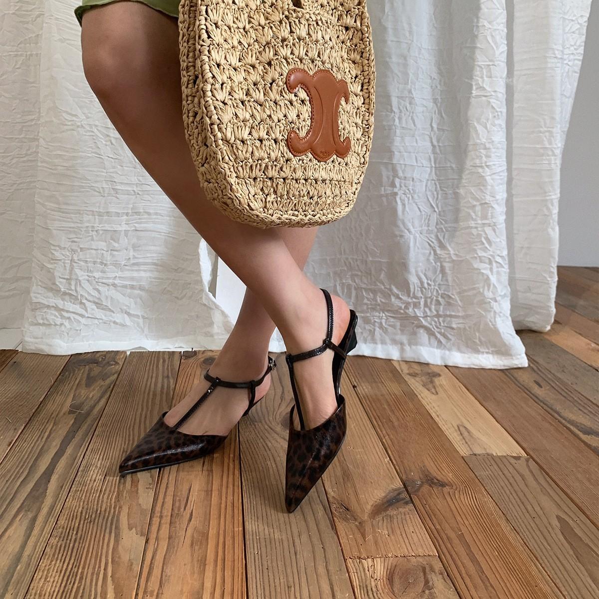 New retro leopard print pointed cat heel sandals, fashionable minimalist, sexy and comfortable high heels 35
New retro leopard print pointed cat heel sandals, fashionable minimalist, sexy and comfortable high heels 35