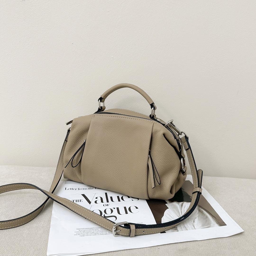 The First Layer Of Cowhide Trendy Leather Handbag Versatile Casual Shoulder Crossbody Soft Leather Multi-Compartment Women S Bag серый
The First Layer Of Cowhide Trendy Leather Handbag Versatile Casual Shoulder Crossbody Soft Leather Multi-Compartment Women S Bag серый