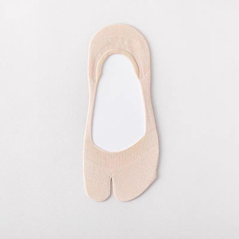 Women s Split-Toe Ankle Socks: Summer Thin, Pure Cotton, Invisible, Non-Slip Heel, Ultra-Low Cut, Two-Toe Design. One Size
Women s Split-Toe Ankle Socks: Summer Thin, Pure Cotton, Invisible, Non-Slip Heel, Ultra-Low Cut, Two-Toe Design. One Size