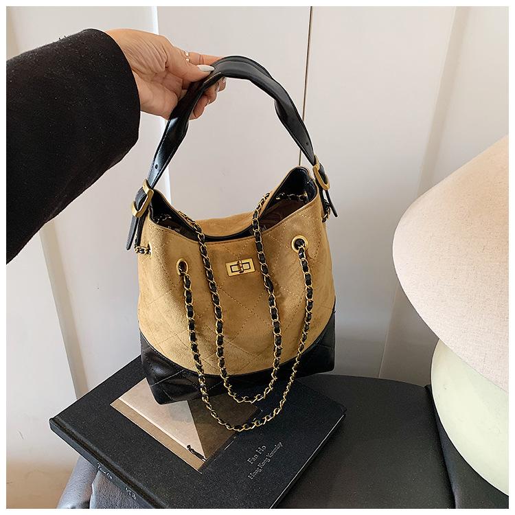 Нишевый дизайн, женские сумки высокого класса, модные портативные сумки-ведра большой вместимости, корейская версия, ретро сумки под мышку оптом
Нишевый дизайн, женские сумки высокого класса, модные портативные сумки-ведра большой вместимости, корейская версия, ретро сумки под мышку оптом