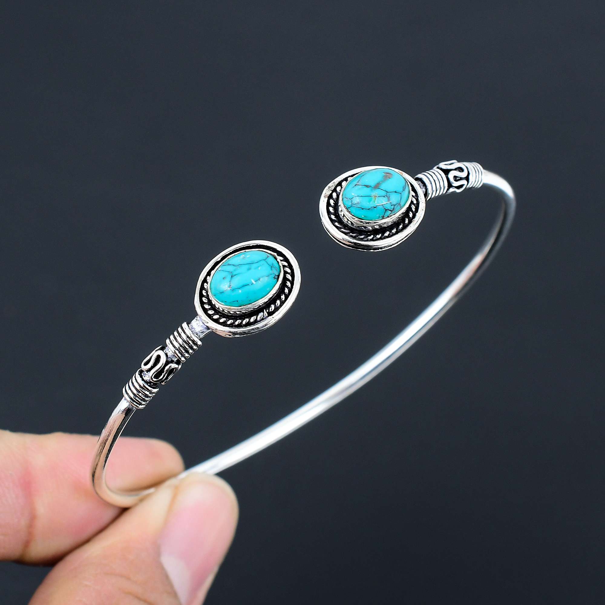 Браслеты из стерлингового серебра 925 пробы с драгоценными камнями Turquosie, ювелирные изделия в подарок для унисекс LG-148
Браслеты из стерлингового серебра 925 пробы с драгоценными камнями Turquosie, ювелирные изделия в подарок для унисекс LG-148