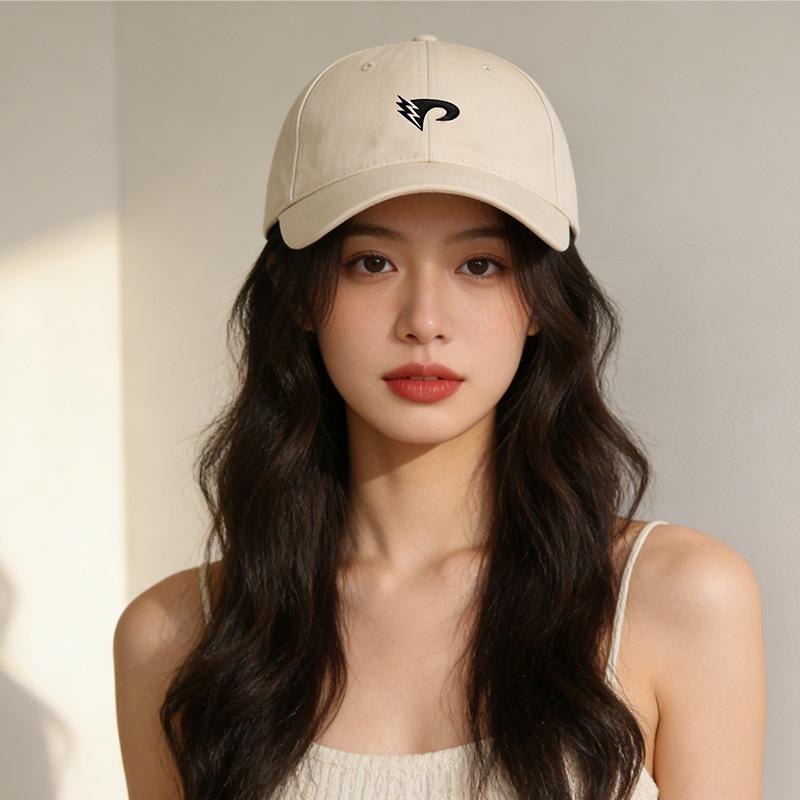 Male and female Korean version 2026 new big head circumference big face showing face little student baseball hat m regular size (56-59cm) бежевый
Male and female Korean version 2026 new big head circumference big face showing face little student baseball hat m regular size (56-59cm) бежевый