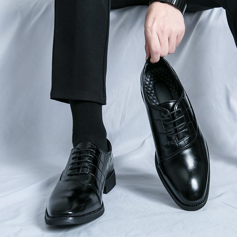 Men s large-size business dress leather shoes 2025 spring and autumn new lace-up embossed splicing 38-46 leather shoes 38
Men s large-size business dress leather shoes 2025 spring and autumn new lace-up embossed splicing 38-46 leather shoes 38