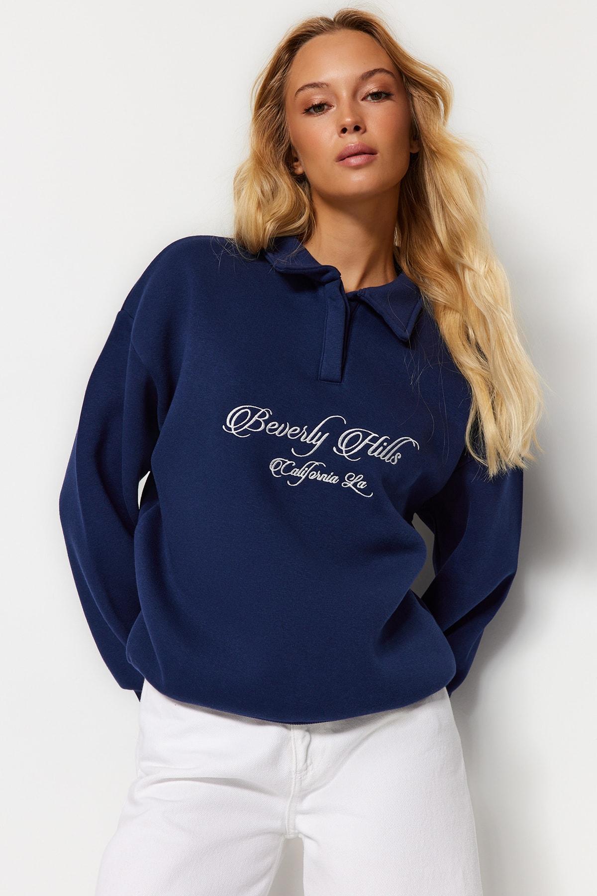 Women s Fashion Navy Blue Shirt Collar Embroidered Regular Fit Thick Fleece Knitted Sweatshirt L
Women s Fashion Navy Blue Shirt Collar Embroidered Regular Fit Thick Fleece Knitted Sweatshirt L