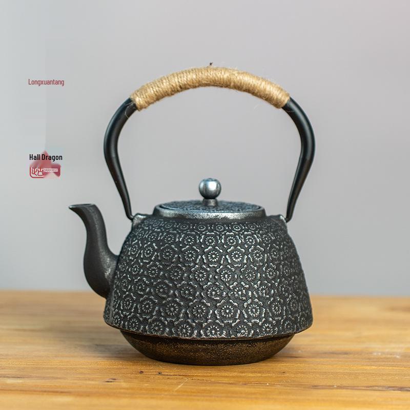 Cast Iron Hanging Pot for Camping: Ideal for Hot Pot, Stews, and Tea around the Stove
Cast Iron Hanging Pot for Camping: Ideal for Hot Pot, Stews, and Tea around the Stove
