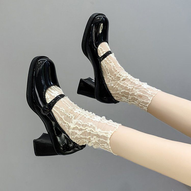 Французский темперамент маленькие кожаные туфли женские 2025 лето новый ретро британский стиль высокие каблуки с юбкой Мэри Джейн одинарные туфли 39 чёрный
Французский темперамент маленькие кожаные туфли женские 2025 лето новый ретро британский стиль высокие каблуки с юбкой Мэри Джейн одинарные туфли 39 чёрный