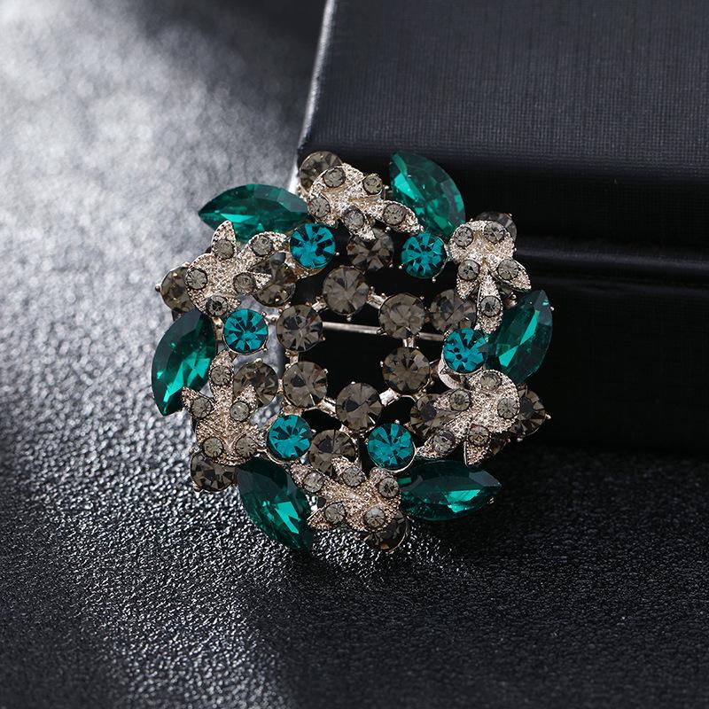 High-end temperament Bauhinia crystal brooch female simple and elegant pin exquisite suit coat luxury accessories corsage морська хвиля
High-end temperament Bauhinia crystal brooch female simple and elegant pin exquisite suit coat luxury accessories corsage морська хвиля
