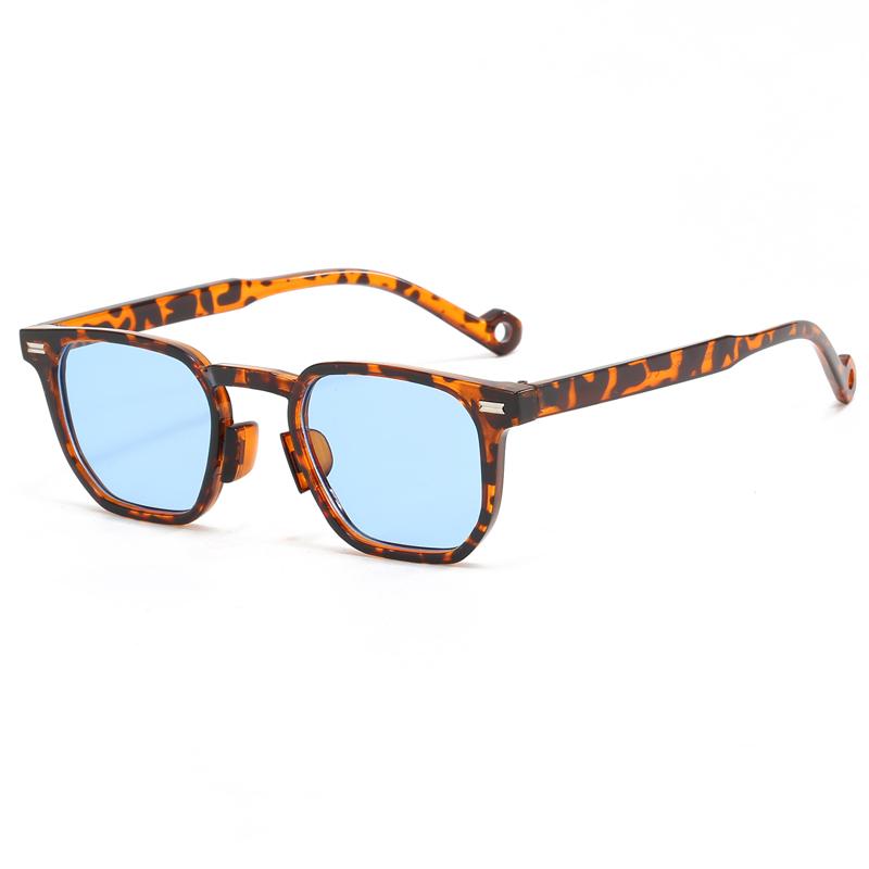 Cycling 2024 Fashion New Personality Midin Polygonal Sun Glasses Small Frame Box Retro Sunglasses INS Sunshade Glasses Female
Cycling 2024 Fashion New Personality Midin Polygonal Sun Glasses Small Frame Box Retro Sunglasses INS Sunshade Glasses Female