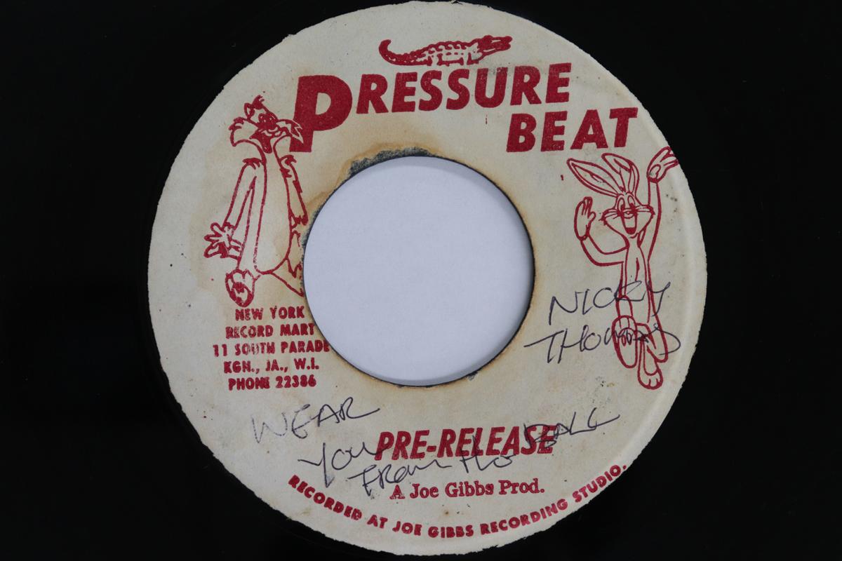 7inch Record MR. NIGEL / NEVILLE HINDS - Leaving The Ball / Sweep The Street NONE PRESSURE BEAT 1970 Jamaica Reggae, Ska & Dub Used
7inch Record MR. NIGEL / NEVILLE HINDS - Leaving The Ball / Sweep The Street NONE PRESSURE BEAT 1970 Jamaica Reggae, Ska & Dub Used