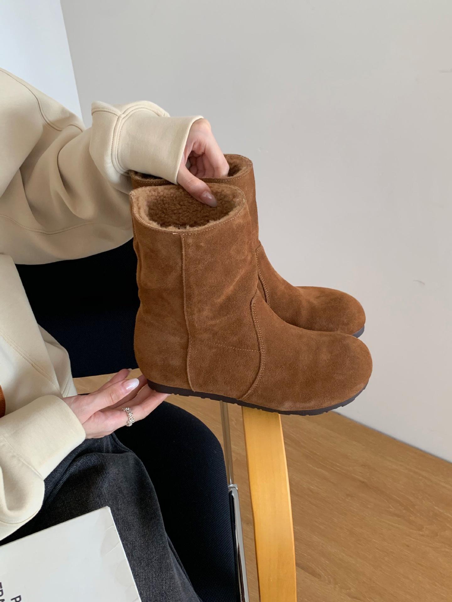 First layer cowhide snow boots women s round head flat bottom cashmere blended medium tube boots retro matte sleeve cotton shoes 39 коричневый
First layer cowhide snow boots women s round head flat bottom cashmere blended medium tube boots retro matte sleeve cotton shoes 39 коричневый