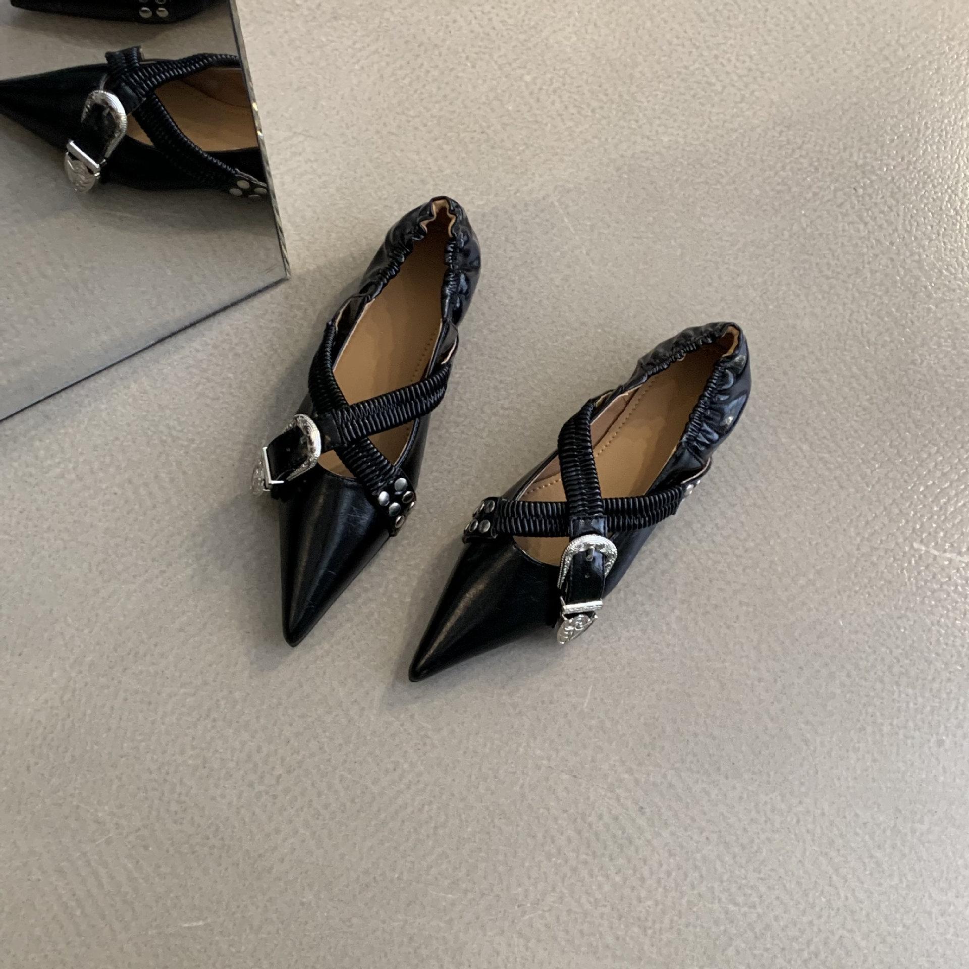 2024 new spring and autumn French sweet cool black niche Mary Jane shoes straps small leather shoes flat pointed single shoes 35 чёрный
2024 new spring and autumn French sweet cool black niche Mary Jane shoes straps small leather shoes flat pointed single shoes 35 чёрный