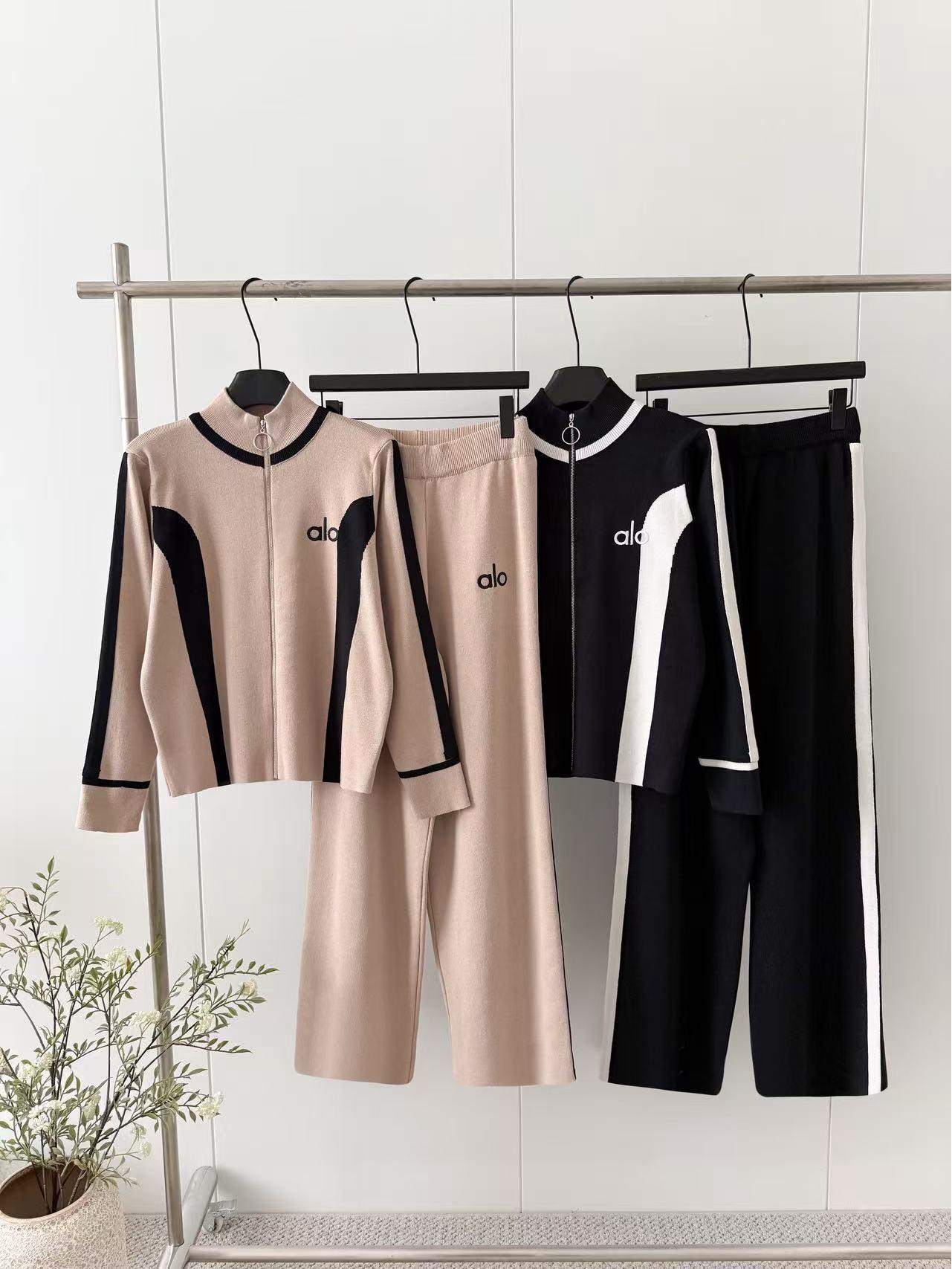 European Fashion Color Block Knit Two-Piece Set: Zipper Sweater & Wide-Leg Pants for Women, Autumn/Winter Collection One Size хаки
European Fashion Color Block Knit Two-Piece Set: Zipper Sweater & Wide-Leg Pants for Women, Autumn/Winter Collection One Size хаки