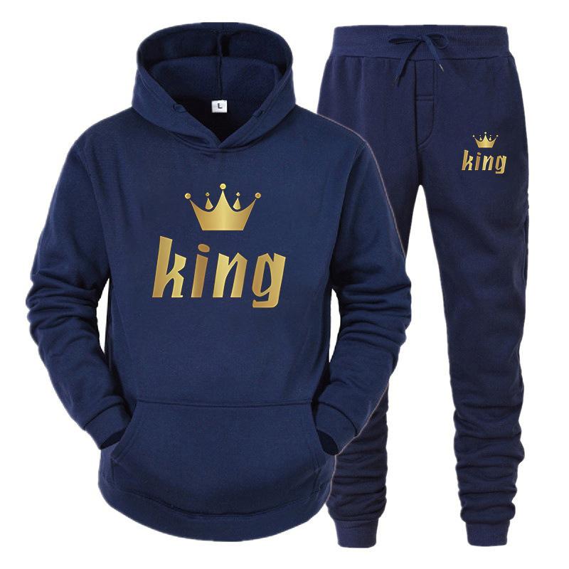 Модные костюмы с длинными рукавами KING And QUEEN с капюшоном и принтом осень-зима для пары, толстовка с капюшоном и брюки, комплект из 2 предметов 100
Модные костюмы с длинными рукавами KING And QUEEN с капюшоном и принтом осень-зима для пары, толстовка с капюшоном и брюки, комплект из 2 предметов 100