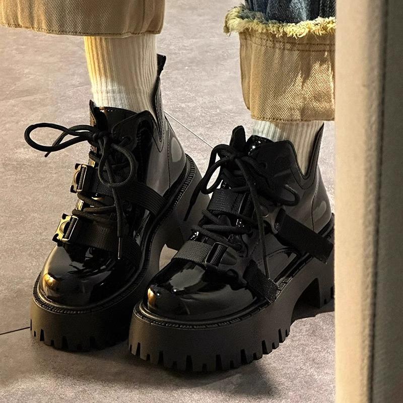 Women s 2025 Autumn Thick-Soled British-Style Short Martin Boots - Sweet Motorcycle Chic. 38
Women s 2025 Autumn Thick-Soled British-Style Short Martin Boots - Sweet Motorcycle Chic. 38