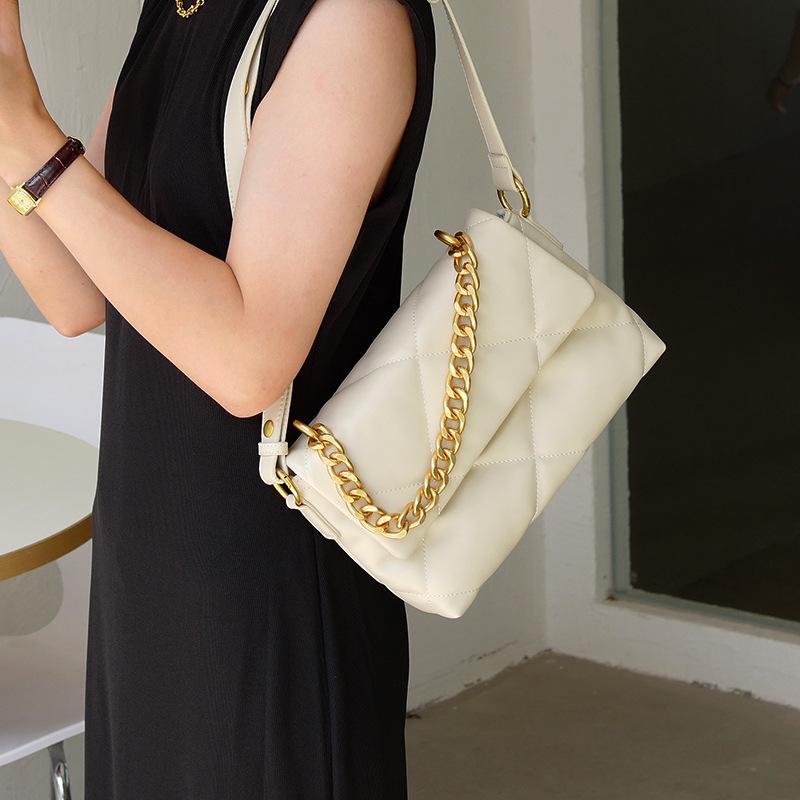 2025 Summer Elegant Women s Chain Crossbody Bag - Little Fragrant Style, Small Square Design, Underarm and Shoulder Bag. 28.5x8.5x47 cm
2025 Summer Elegant Women s Chain Crossbody Bag - Little Fragrant Style, Small Square Design, Underarm and Shoulder Bag. 28.5x8.5x47 cm