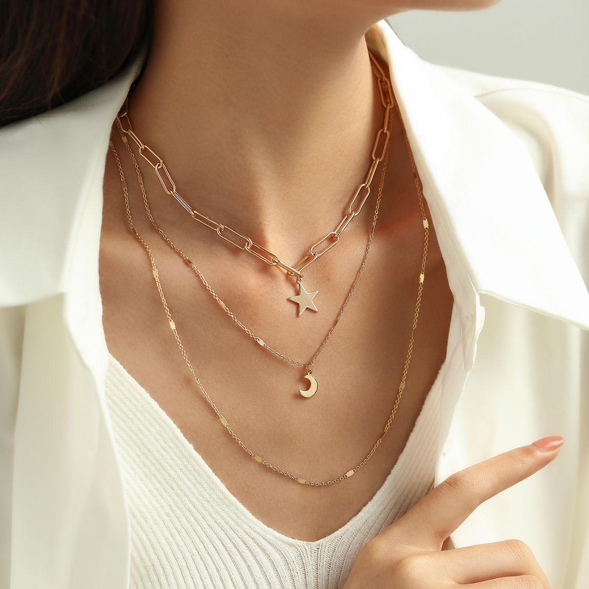 European & American Layered Clavicle Necklace - Metal Chain & Star Design for Women
European & American Layered Clavicle Necklace - Metal Chain & Star Design for Women