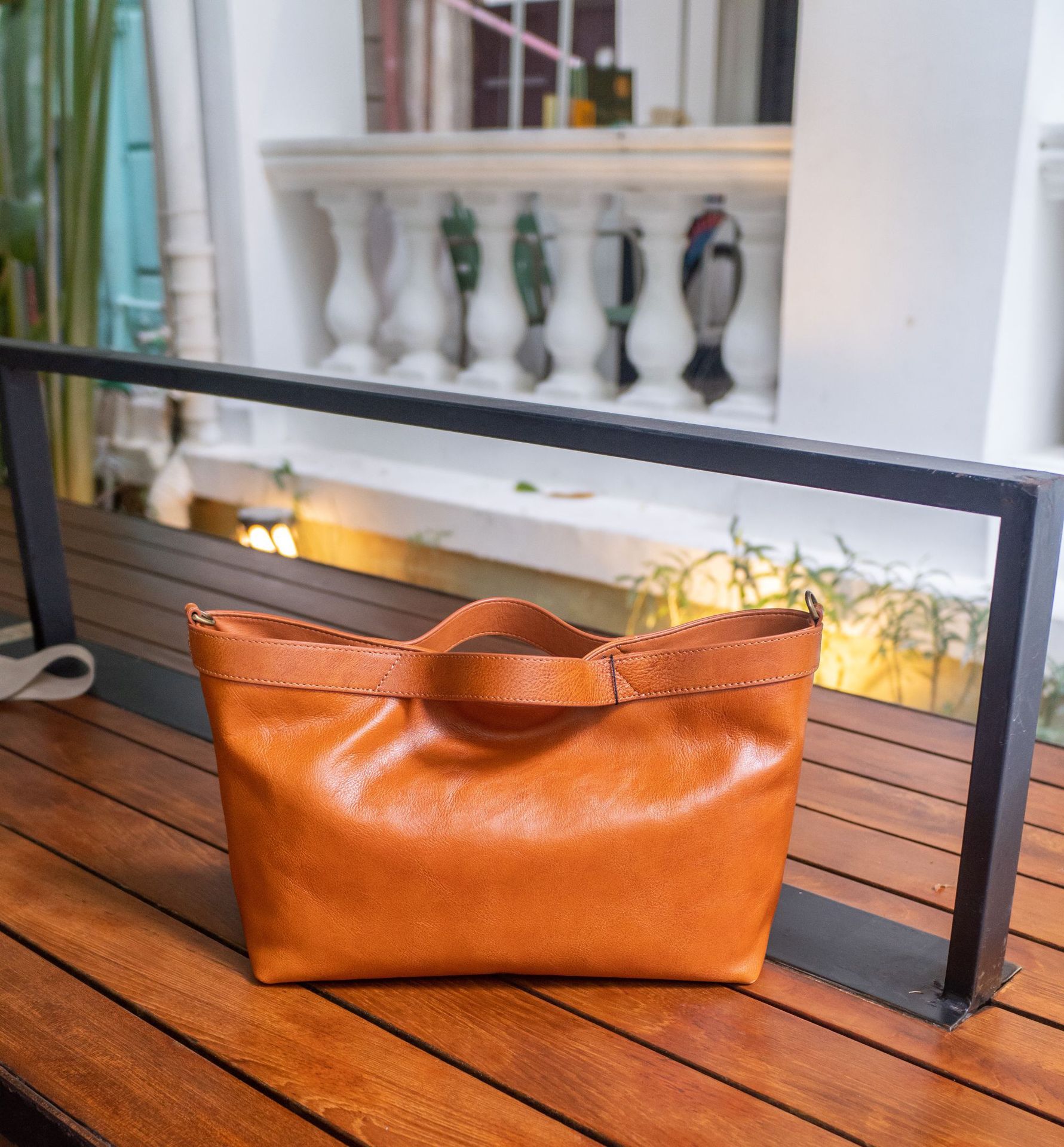 Слоистая сумка из коровьей кожи и новая стильная женская сумка из натуральной кожи, ретро, сто стилей, женская сумка-тоут с одной ручкой 20x12x22cm коричневый
Слоистая сумка из коровьей кожи и новая стильная женская сумка из натуральной кожи, ретро, сто стилей, женская сумка-тоут с одной ручкой 20x12x22cm коричневый