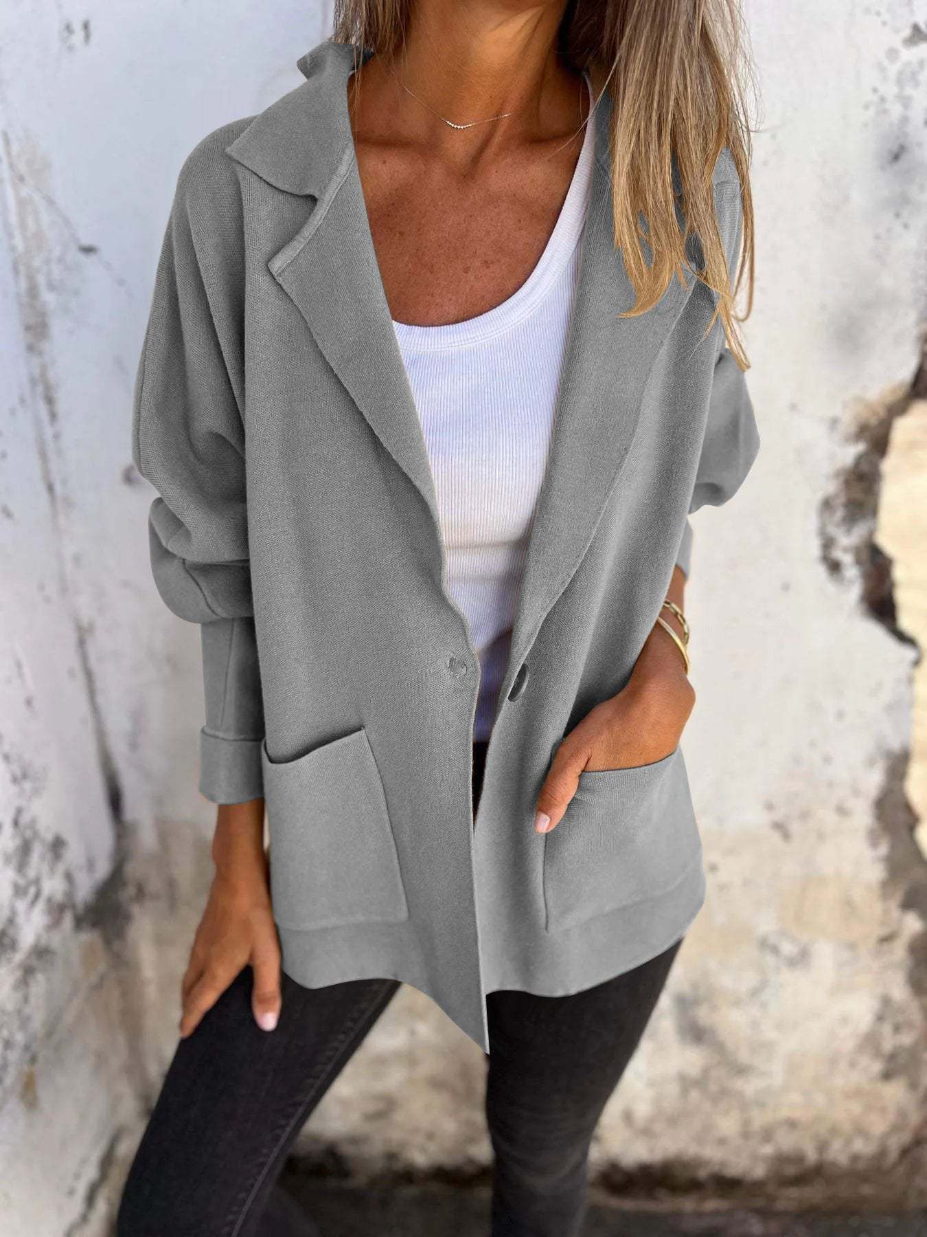 Autumn new women s European and American independent station casual versatile lapel pocket jacket S серый
Autumn new women s European and American independent station casual versatile lapel pocket jacket S серый