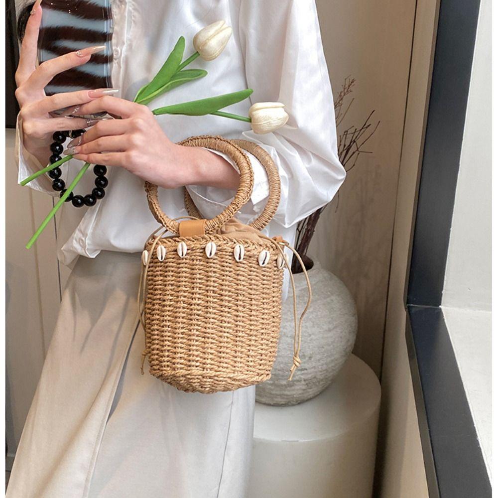 Straw Woven Bucket Bag Ring Handle Versatile Armpit Bag Fashion Straw Shoulder Bag Seaside Resort
Straw Woven Bucket Bag Ring Handle Versatile Armpit Bag Fashion Straw Shoulder Bag Seaside Resort