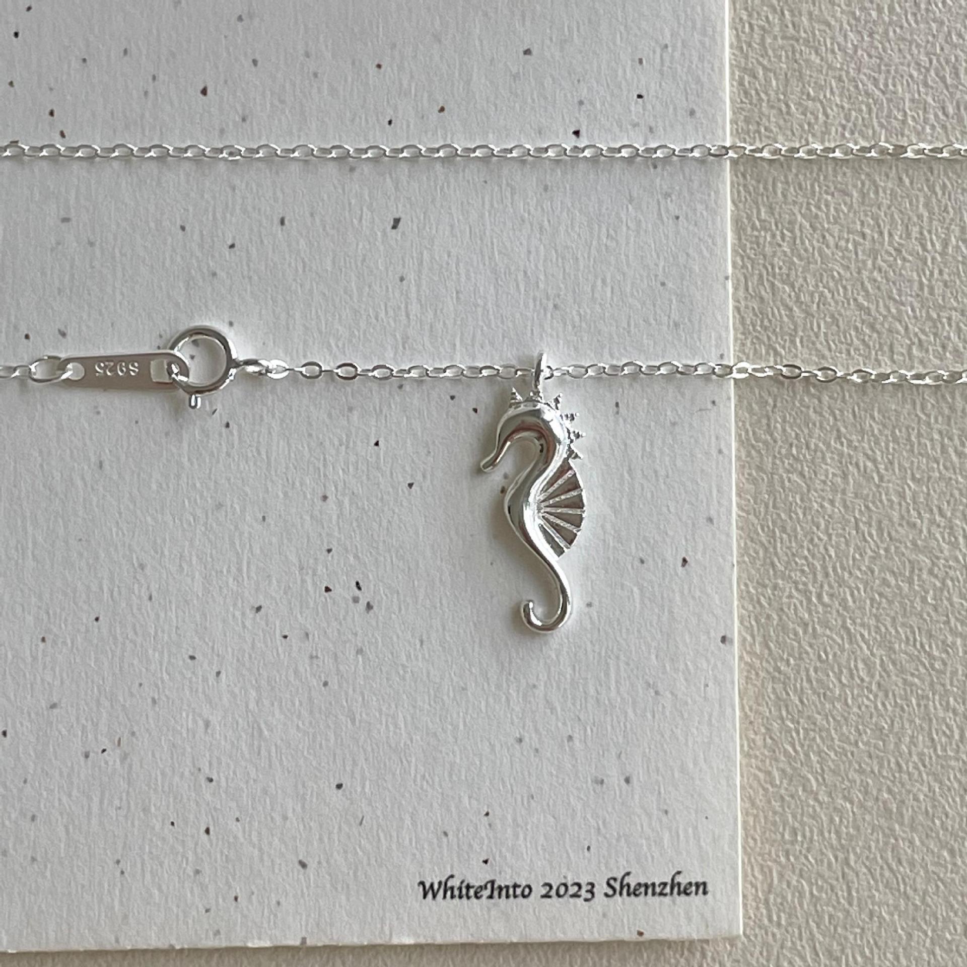 Korean White Copper Plated Seahorse Clavicle Chain Necklace
Korean White Copper Plated Seahorse Clavicle Chain Necklace