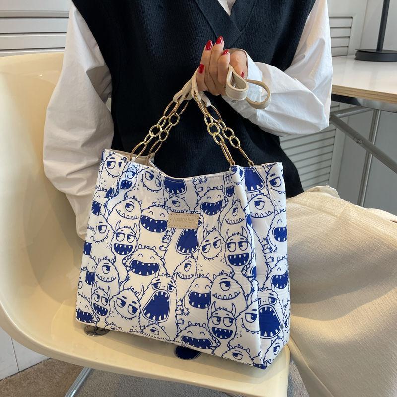 Large-capacity bag women s 2025 spring and summer new trendy high-end sense versatile shoulder bag, student class commuting tote bag синий
Large-capacity bag women s 2025 spring and summer new trendy high-end sense versatile shoulder bag, student class commuting tote bag синий