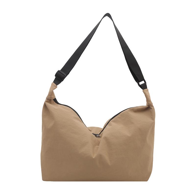 2025 Autumn Japanese Pleated Large Capacity Dumpling Crossbody Bag with Wide Nylon Strap
2025 Autumn Japanese Pleated Large Capacity Dumpling Crossbody Bag with Wide Nylon Strap