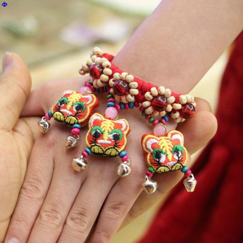 1 Pcs Children s Bracelet Dance Performance Accessories Lucky Bracelet Braided Rope Chinese Ethnic Style Handmade Cloth Art B
1 Pcs Children s Bracelet Dance Performance Accessories Lucky Bracelet Braided Rope Chinese Ethnic Style Handmade Cloth Art B