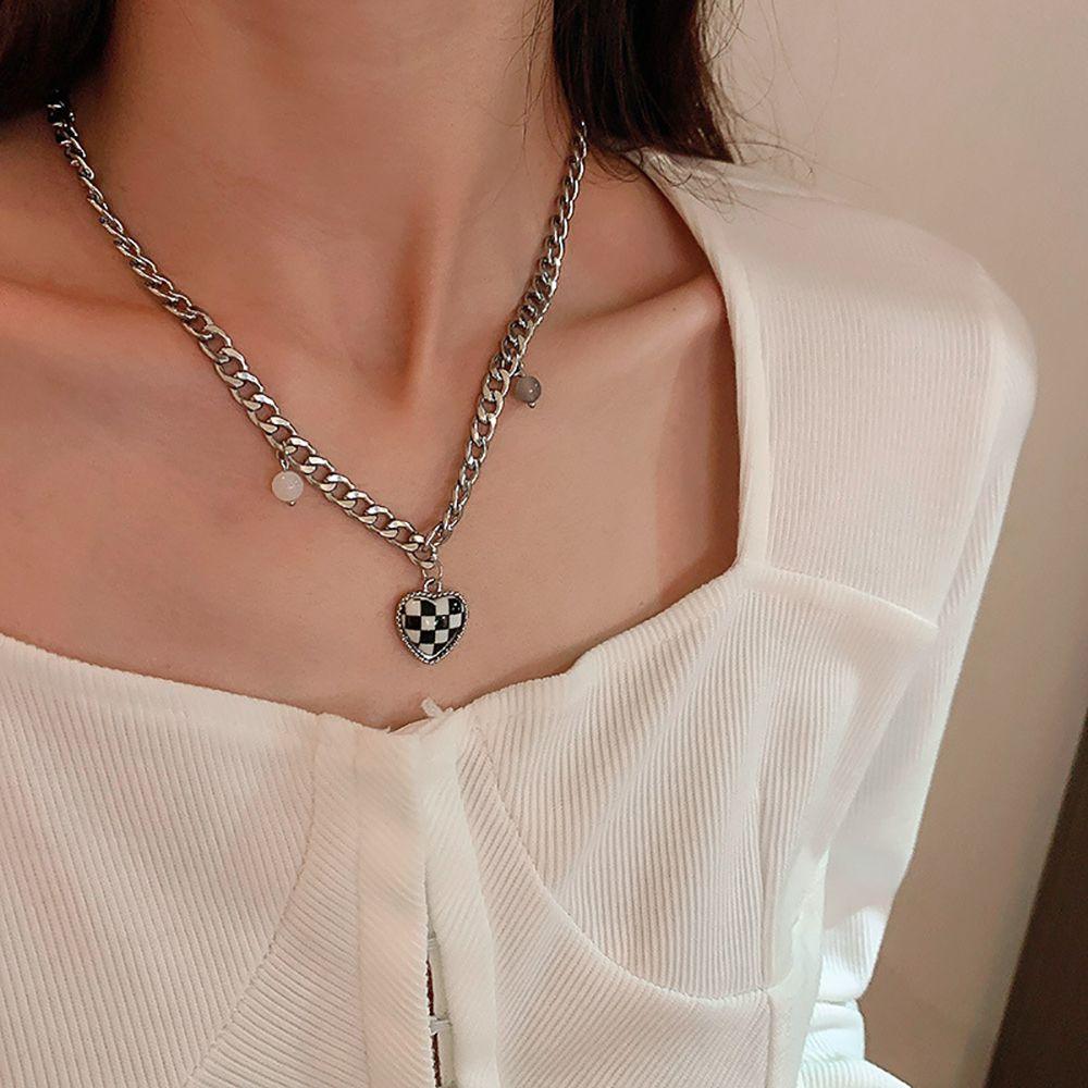 Pearl Pendant Plaid Female Choker Chessboard Necklace Love necklace Korean Style Clavicle Chain
Pearl Pendant Plaid Female Choker Chessboard Necklace Love necklace Korean Style Clavicle Chain