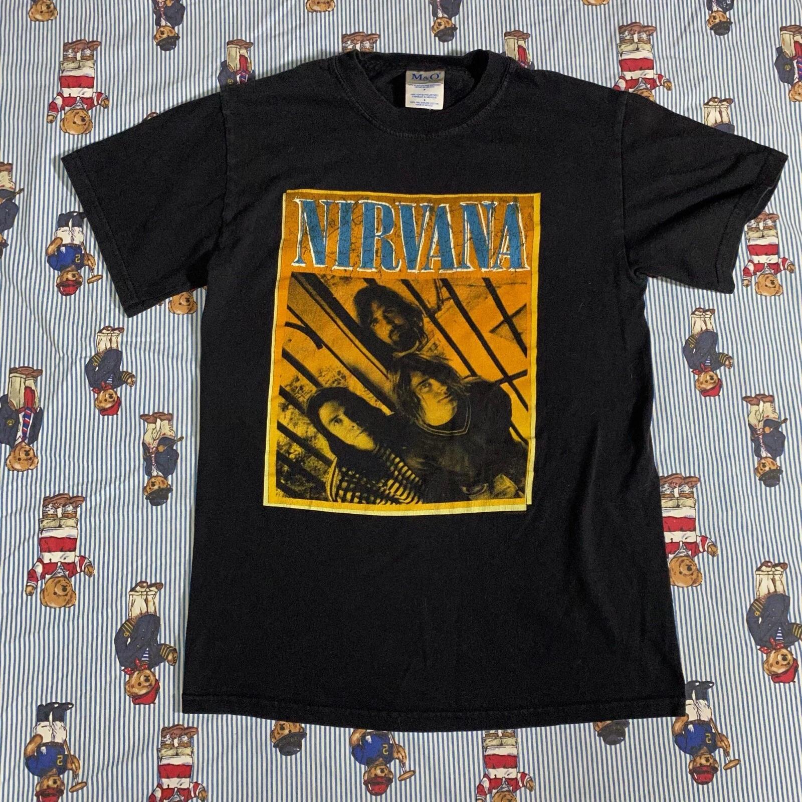 Винтаж 90-е M &O Knits Футболка с графикой группы NIRVANA МАЛЕНЬКИЙ Grunge Название группы Хлопок S
Винтаж 90-е M &O Knits Футболка с графикой группы NIRVANA МАЛЕНЬКИЙ Grunge Название группы Хлопок S