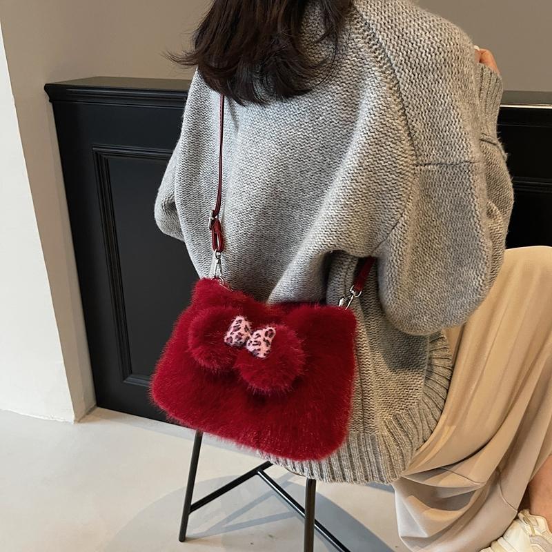 Cute Girls Bow Knot Plush Handbag Korean Ladies Winter Soft Fluffy Shoulder Bag With Top Handle Faux Fur White Crossbody Bag красный
Cute Girls Bow Knot Plush Handbag Korean Ladies Winter Soft Fluffy Shoulder Bag With Top Handle Faux Fur White Crossbody Bag красный