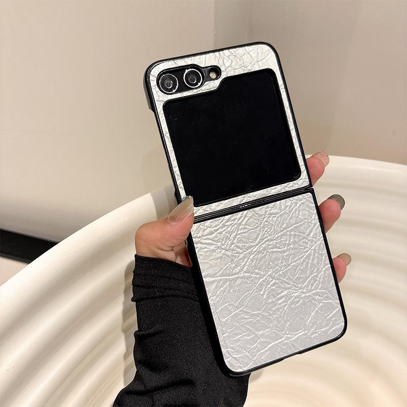 Leather Texture Mobile Phone Case For Samsung Zlfip6 Flip Findn3Flip Folding Screen Hard Case Thin Women S Model samsung zflip3
Leather Texture Mobile Phone Case For Samsung Zlfip6 Flip Findn3Flip Folding Screen Hard Case Thin Women S Model samsung zflip3