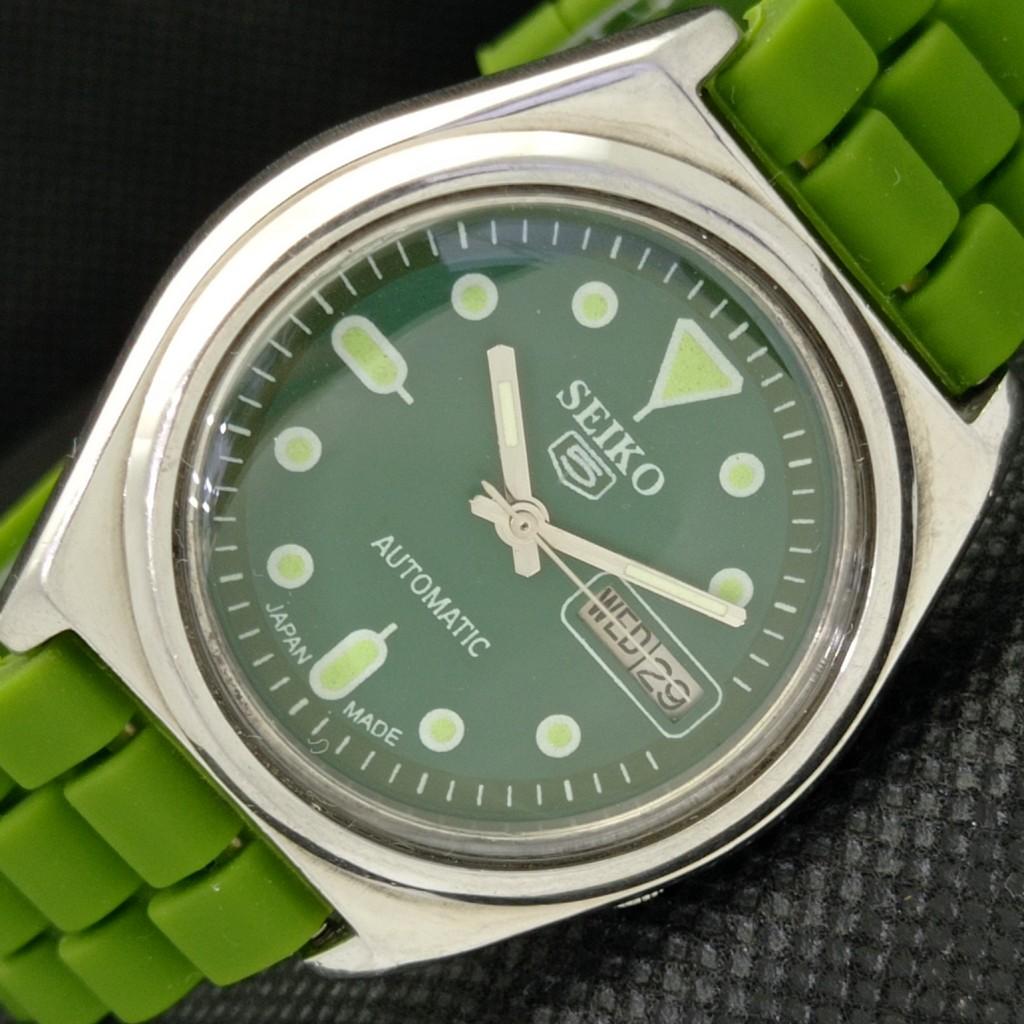 Б/У винтажные часы SEIKO 5 AUTOMATIC 7009A JAPAN MENS D/D GREEN WATCH 588a-a310157-2 SKU588a-a310157
Б/У винтажные часы SEIKO 5 AUTOMATIC 7009A JAPAN MENS D/D GREEN WATCH 588a-a310157-2 SKU588a-a310157