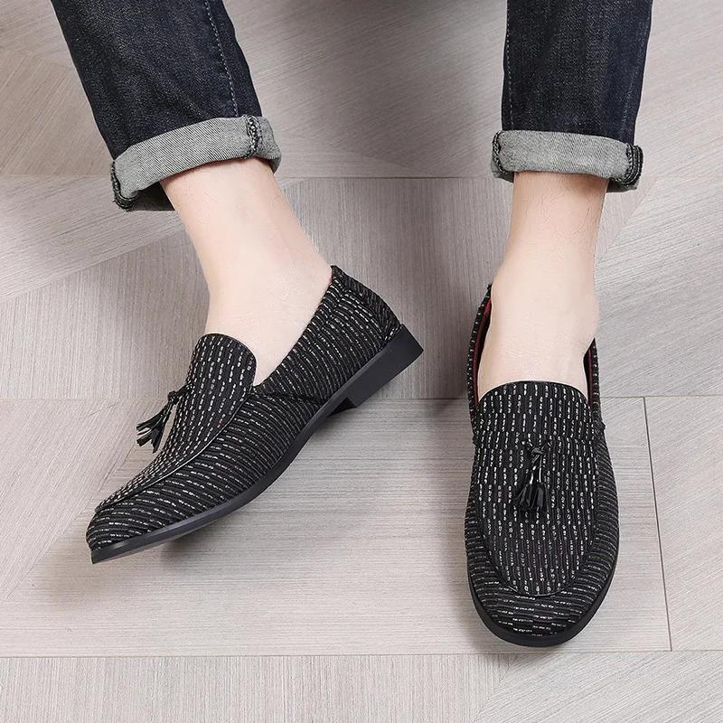 New Men Casual Shoes Fashion Designer Tassels Dress Shoes Street Cool Slip-on Loafers 46 чорний
New Men Casual Shoes Fashion Designer Tassels Dress Shoes Street Cool Slip-on Loafers 46 чорний