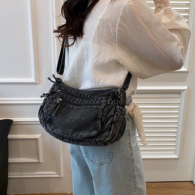2025 messenger bag women s large-capacity retro washed cloth bag multi-pocket middle-aged bag lightweight literary and casual shoulder bag one size fits all чорний
2025 messenger bag women s large-capacity retro washed cloth bag multi-pocket middle-aged bag lightweight literary and casual shoulder bag one size fits all чорний