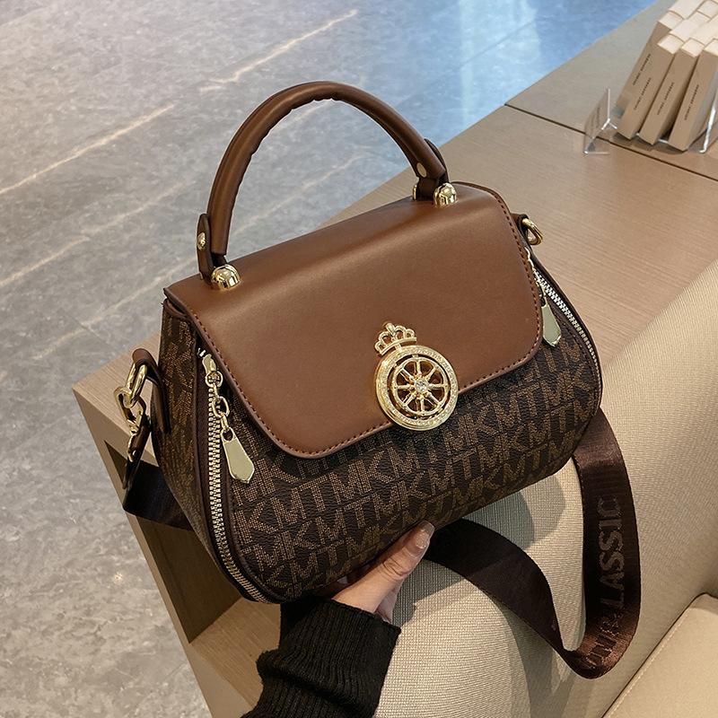 JVK Роскошные женские наплечные сумки Дизайнер Рюкзак Crossbody Плечо Кошельки Сумочка Женщины Сцепление Путешествие Сумка
JVK Роскошные женские наплечные сумки Дизайнер Рюкзак Crossbody Плечо Кошельки Сумочка Женщины Сцепление Путешествие Сумка