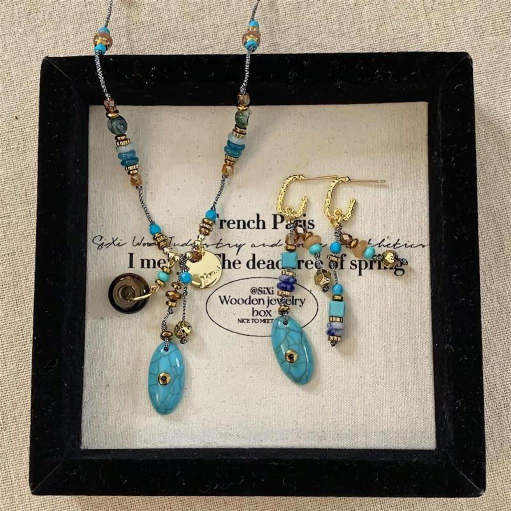 Women s Bohemian Turquoise Vintage Earrings and Necklace necklace
Women s Bohemian Turquoise Vintage Earrings and Necklace necklace