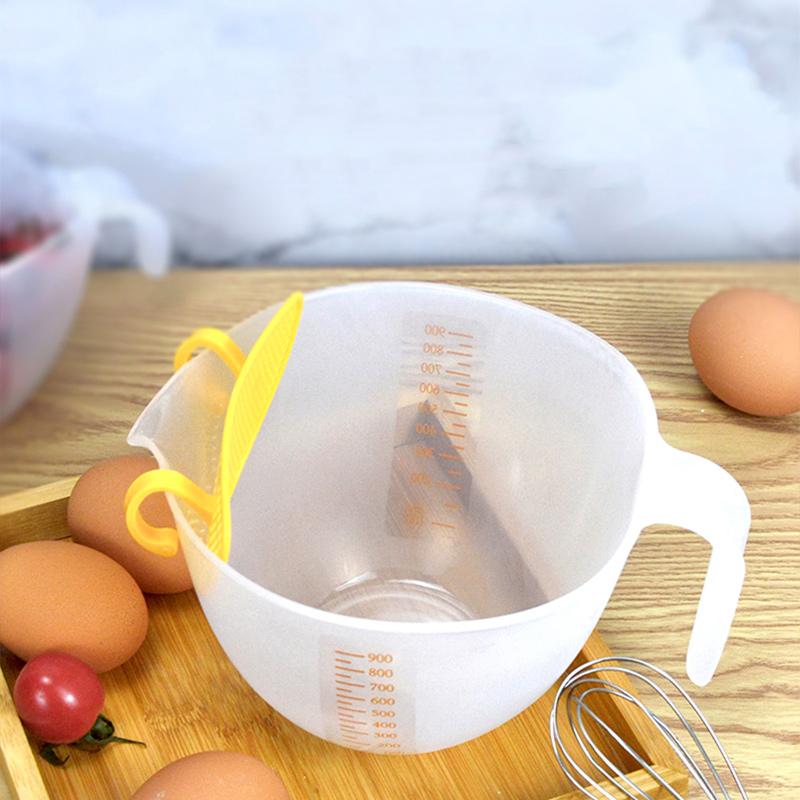 Baking Tool Metering Cup Scale line Egg Belt filter Beater Cup 1 liter large capacity meter Measuring Cup Kitchen Tools
Baking Tool Metering Cup Scale line Egg Belt filter Beater Cup 1 liter large capacity meter Measuring Cup Kitchen Tools