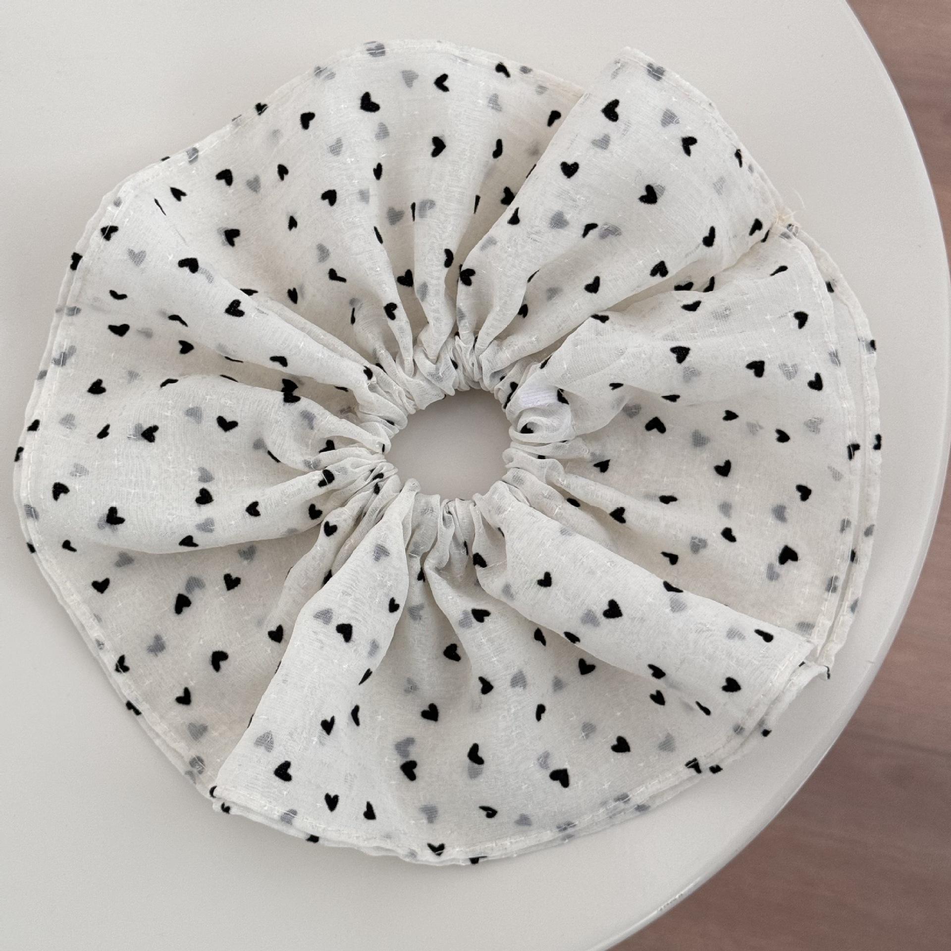 Набор больших объемных скранчи корейские аксессуары резинка для волос для женщин девушки резинки эластичные ведущая мода популярные сладости kpop
Набор больших объемных скранчи корейские аксессуары резинка для волос для женщин девушки резинки эластичные ведущая мода популярные сладости kpop