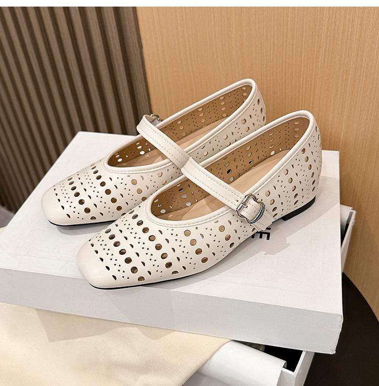 796-17 Retro hollow inner heightening single shoes women s shoes new square head casual hollow flat-soled single shoes women s soft-soled shoes 40
796-17 Retro hollow inner heightening single shoes women s shoes new square head casual hollow flat-soled single shoes women s soft-soled shoes 40