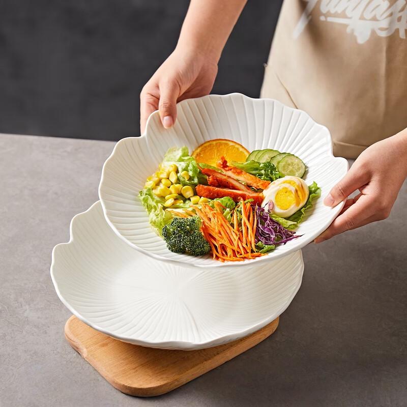 Haoya White Ceramic Chrysanthemum Petal 10-inch Deep Plates, Set of 2
Haoya White Ceramic Chrysanthemum Petal 10-inch Deep Plates, Set of 2