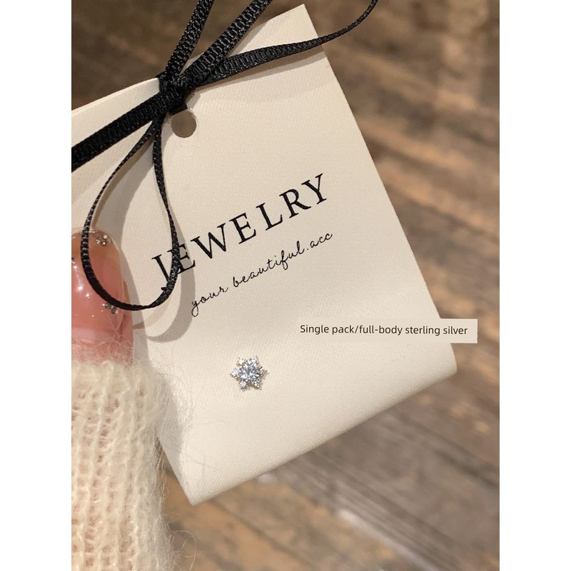 Dudu Couple Snowflake Ear Stud Women s Sterling Silver 999 Ear-Caring Classy Niche Style Sleep No Need to Take off Hypoallergenic Earring Bone Nail S999 Sterling Silver Single Pack
Dudu Couple Snowflake Ear Stud Women s Sterling Silver 999 Ear-Caring Classy Niche Style Sleep No Need to Take off Hypoallergenic Earring Bone Nail S999 Sterling Silver Single Pack