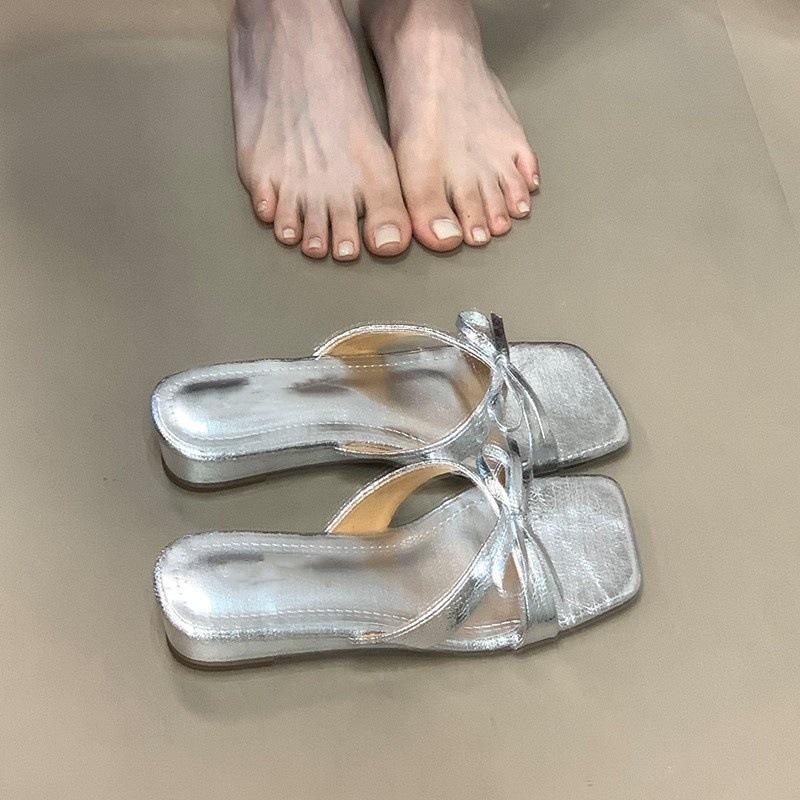 Fairy Wind Square Head Cross One-Word Slippers Female 2025 Summer Bow with Skirt Cool Slippers 40 серебряный
Fairy Wind Square Head Cross One-Word Slippers Female 2025 Summer Bow with Skirt Cool Slippers 40 серебряный
