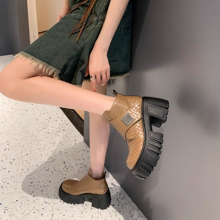 High-heeled thick-heeled Martin boots women s new plaid and ankle boots thick-soled small height-increasing women s boots 39 жёлтый
High-heeled thick-heeled Martin boots women s new plaid and ankle boots thick-soled small height-increasing women s boots 39 жёлтый