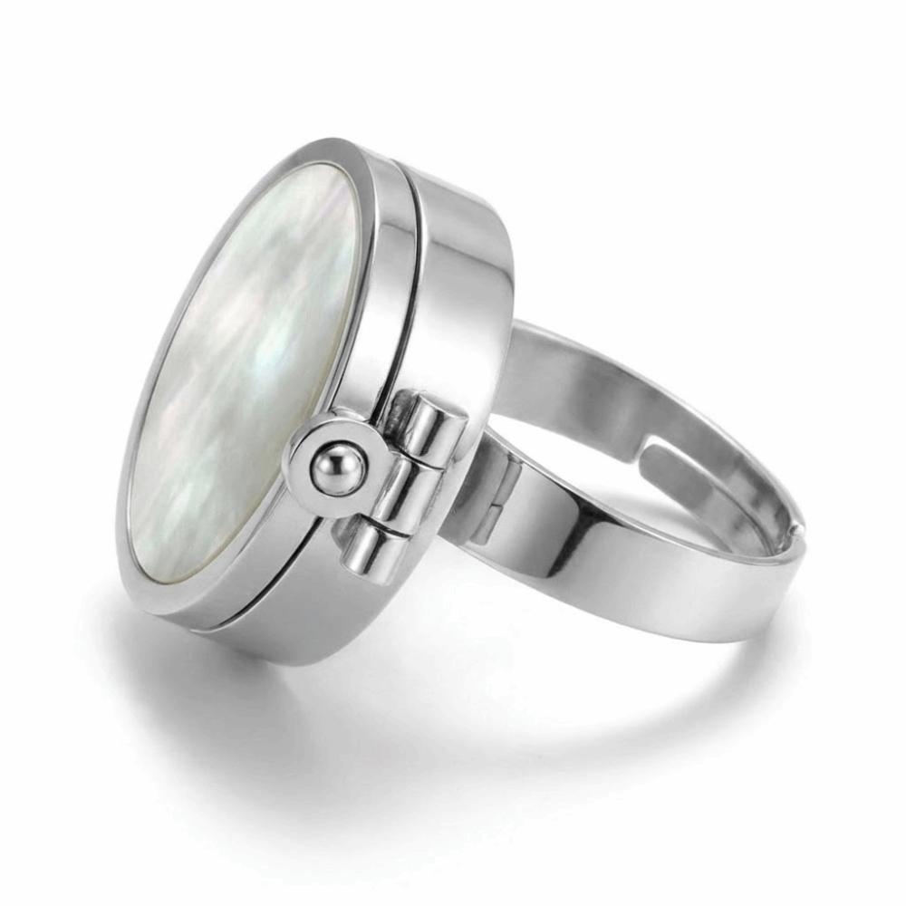 Titanium Steel Lipstick Ring Packable Design Portable Storage Stainless Steel Ring Hoop Design European Fashion Lip Balm Ring
Titanium Steel Lipstick Ring Packable Design Portable Storage Stainless Steel Ring Hoop Design European Fashion Lip Balm Ring